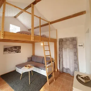 https://le-colombier-damalthe.hotels-rhonealpes.com