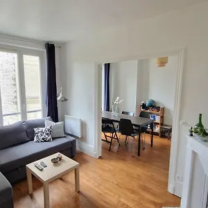 https://apt-beautiful-cosy-for-1-to-6-people-located-near.fr-paris.fr